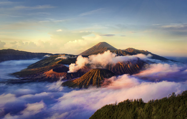 Обои картинки фото природа, горы, кальдеры, тенггер, облака, вулкан, бромо, индонезия