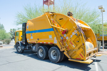 Картинка автомобили мусоровозы мусорщик