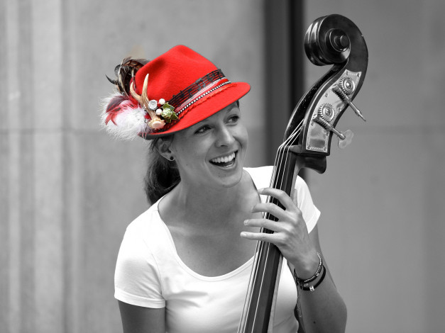 Обои картинки фото музыка, - другое, девушка, инструмент, шляпа