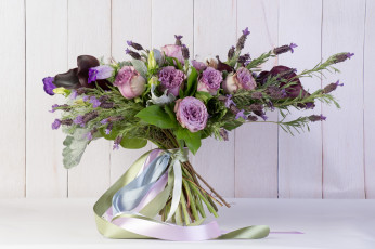 Картинка цветы букеты +композиции ваза хлопок букет ленты розы каллы