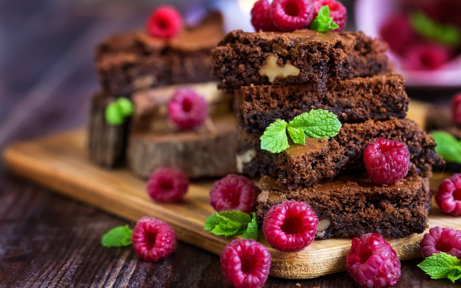 Обои картинки фото еда, торты, ягоды, малина, выпечка, пирожное, десерт