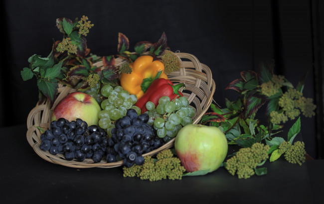 Обои картинки фото еда, фрукты, овощи, вместе, перец, виноград, яблоко
