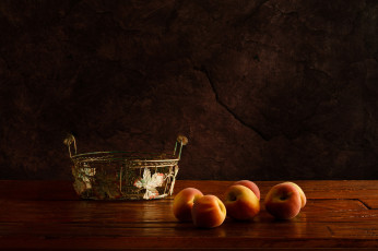Картинка еда персики +сливы +абрикосы корзина