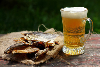 Картинка еда напитки +пиво бокал пена таранка пиво рыба