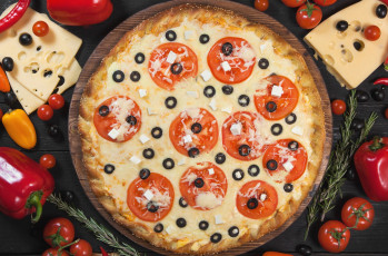 Картинка еда пицца маслины овощи сыр помидоры перец