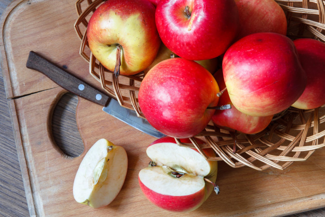 Обои картинки фото еда, Яблоки, нож, яблоки, плоды