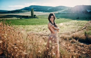 Картинка девушки -+брюнетки +шатенки брюнетка женщины на открытом воздухе поле косы рожь evgeny freyer