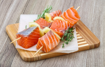 Картинка еда рыба +морепродукты +суши +роллы форель розмарин перец