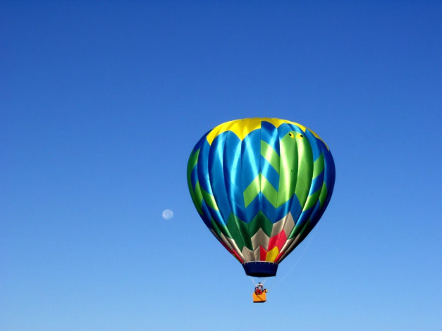 Обои картинки фото chasing, the, moon, авиация, воздушные, шары