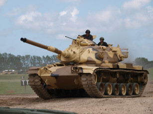 Картинка техника военная танк экипаж камуфляж