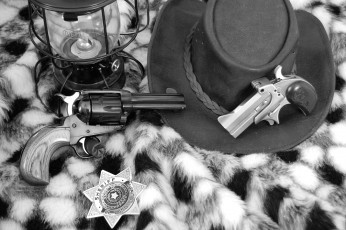 обоя оружие, револьверы, шляпа, звезда, шерифа, револьвер, пистолет, лампа