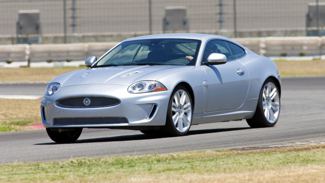 Обои картинки фото jaguar xk, автомобили, jaguar, легковые, великобритания, класс-люкс, land, rover, ltd