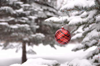 Картинка календари праздники +салюты елка шар зима игрушка снег