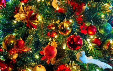 Картинка календари праздники +салюты ветка шар игрушка елка