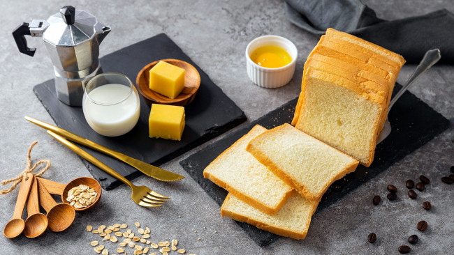 Обои картинки фото еда, хлеб,  выпечка, молоко, тосты