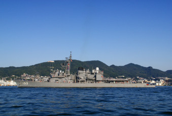 Картинка корабли крейсеры линкоры эсминцы вода горы
