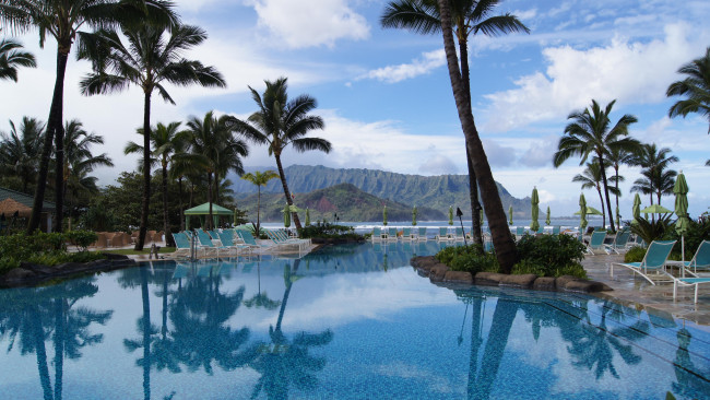Обои картинки фото kauai, luxury, hotel, интерьер, бассейны, открытые, площадки, гавайи, пальма