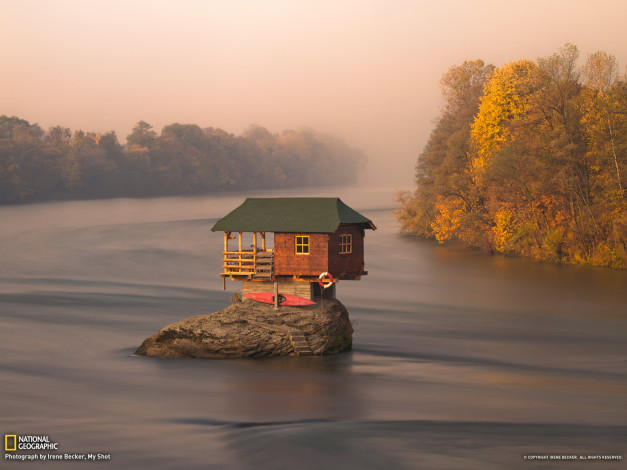 Обои картинки фото природа, реки, озера, осень, озеро, дом, лес