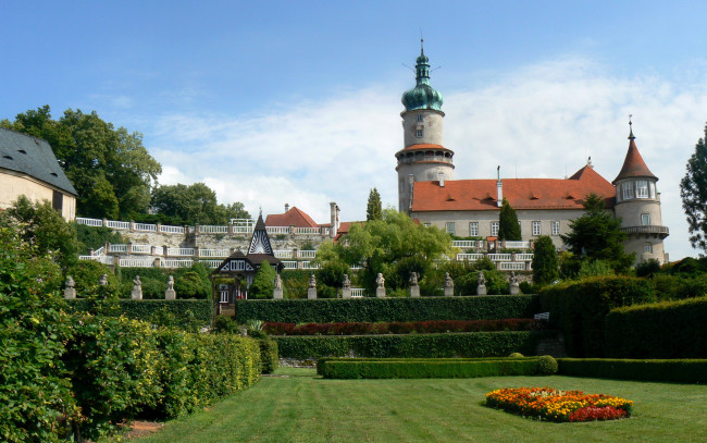 Обои картинки фото замок, новое, место, над, метуей, Чехия, города, дворцы, замки, крепости, парк