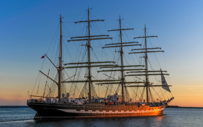 Обои картинки фото kruzenshtern , крузенштерн, корабли, парусники, барк, учебный, россия, четырехмачтовый