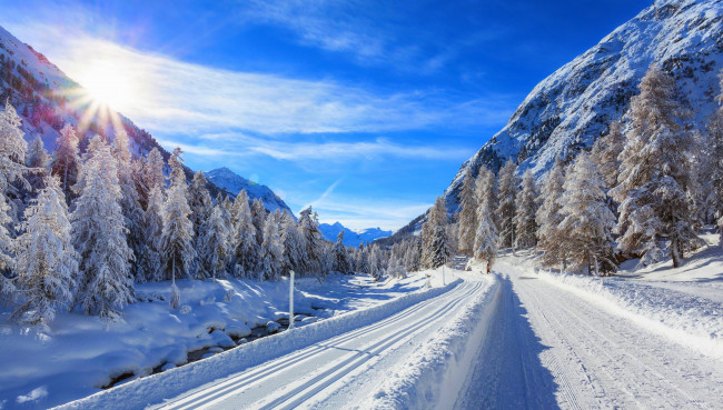 Обои картинки фото природа, зима, дорога, лес, горы, снег