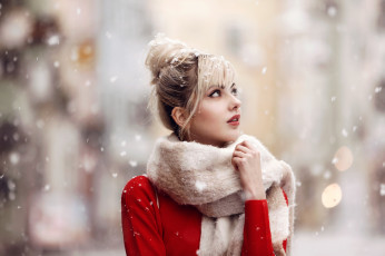 Картинка девушки ebba+zingmark блондинка шарф снег