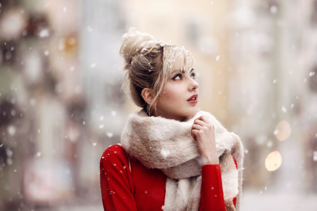 Обои картинки фото девушки, ebba zingmark, блондинка, шарф, снег