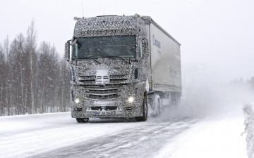 обоя mercedes, benz, class, 2012, автомобили, trucks, грузовик, зима