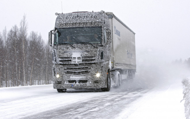 Обои картинки фото mercedes, benz, class, 2012, автомобили, trucks, грузовик, зима