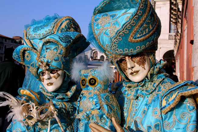 Обои картинки фото разное, маски, карнавальные, костюмы, голубой, сова, вышивка, карнавал, венеция