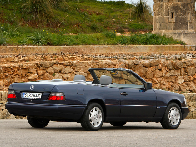 Обои картинки фото автомобили, mercedes-benz, e, 200, cabrio, a124, 1994г, темный