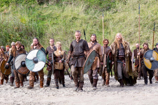 Обои картинки фото кино фильмы, vikings , 2013,  сериал, vikings, сериал, атака, воины, викинги