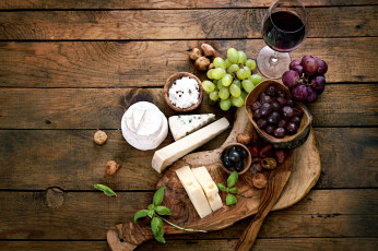 Картинка еда разное сыр маслины виноград вино базилик