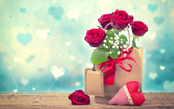 Картинка праздничные день+святого+валентина +сердечки +любовь день святого валентина розы гипсофила сердце пакет