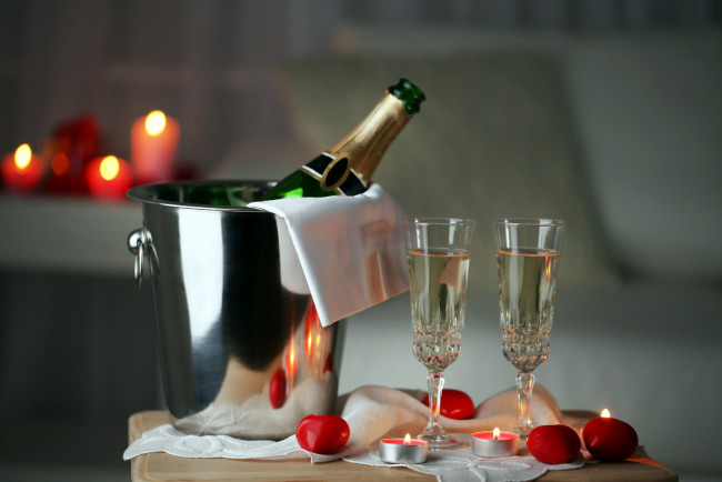 Обои картинки фото еда, напитки,  вино, бокалы, свечи, шампанское