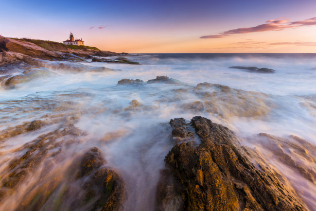 Обои картинки фото природа, побережье, океан, утро, маяк, берег, камни