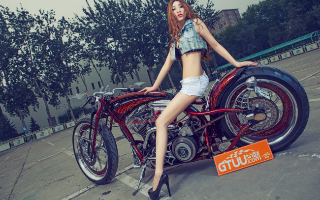 Обои картинки фото мотоциклы, мото с девушкой, азиатка, мотоцикл, девушка