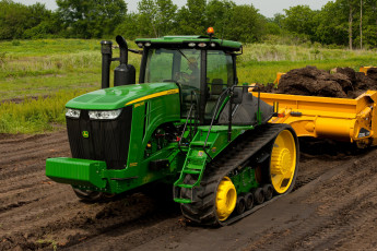 Картинка техника тракторы+на+гусенецах john deere