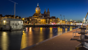 Картинка города -+католические+соборы +костелы +аббатства церковь святого николая ночью город амстердам