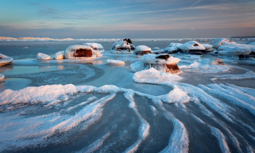 Картинка природа побережье застывшее море лед камни снег горизонт aivars