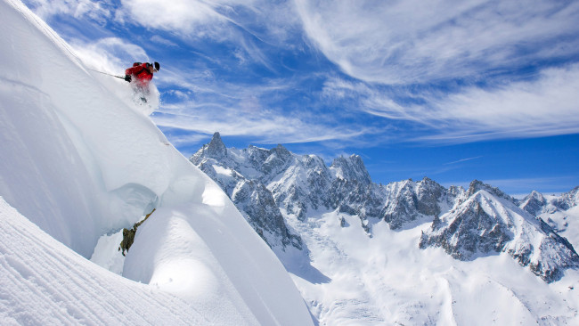 Обои картинки фото спорт, лыжный спорт, слалом, экстрим, горы, лыжник, спуск, снег