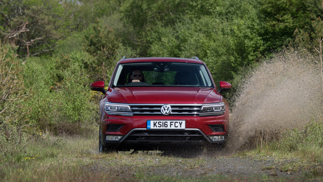 Обои картинки фото volkswagen tiguan 2, 0 tdi 4motion r-line  2017, автомобили, volkswagen, 2, tiguan, 2017, r-line, tdi, 4motion