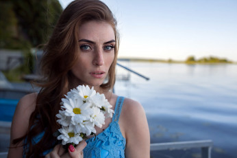Картинка девушки -+лица +портреты шатенка лицо цветы озеро