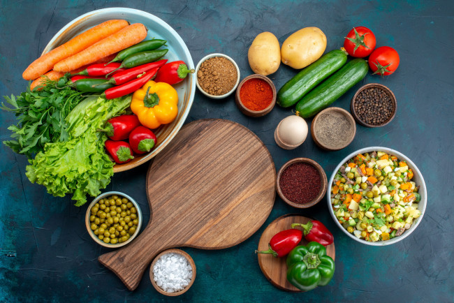 Обои картинки фото еда, овощи, картофель, морковь, помидоры, перец, петрушка