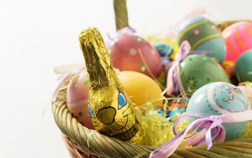 Картинка праздничные пасха корзинка ленты яйца шоколадный заяц