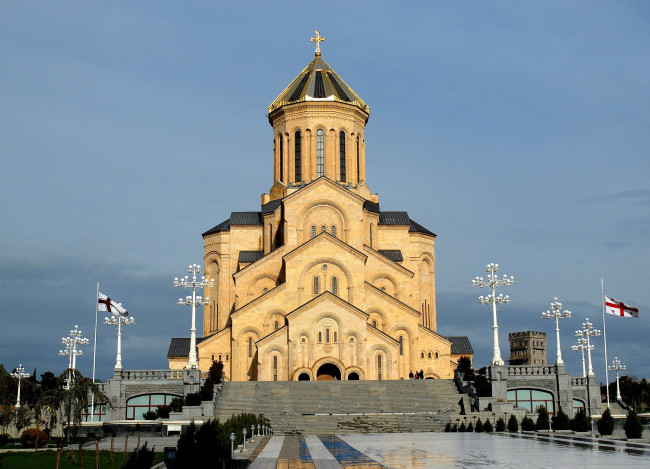 Обои картинки фото города, тбилиси, грузия, церковь, собор, величественный