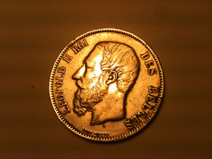 Картинка разное золото купюры монеты антиквариат коллекционная монета