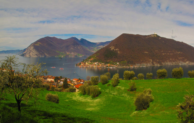 Обои картинки фото италия, ломбардия, tassano, города, пейзажи, пейзаж, горы, дома, озеро