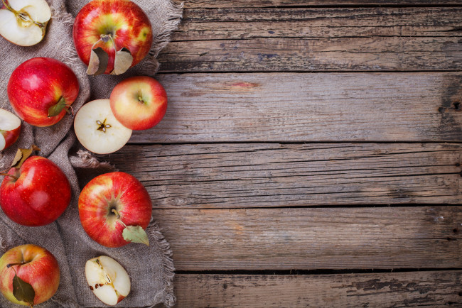 Обои картинки фото еда, яблоки, дольки, фон