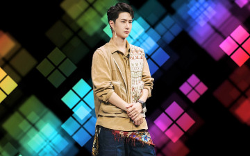 Картинка мужчины wang+yi+bo актер певец танцор куртка джинсы платок